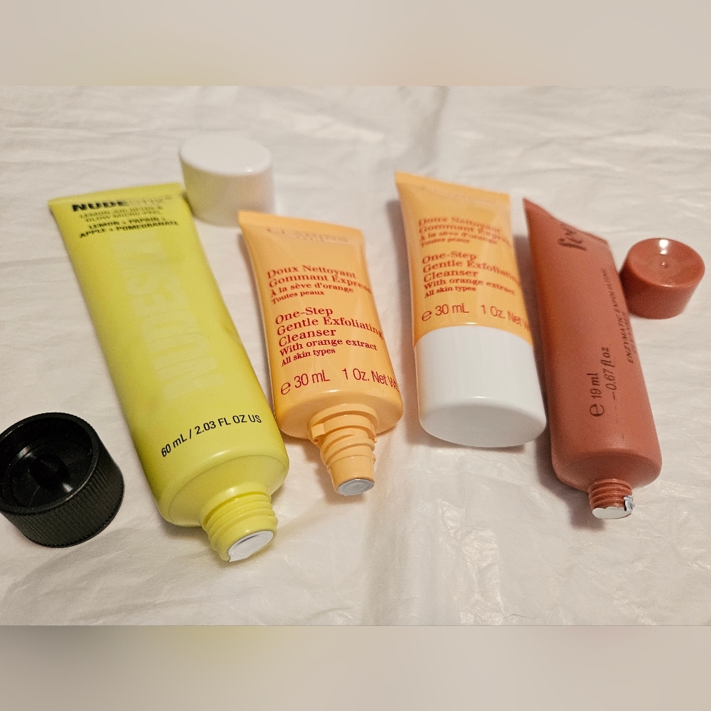 Exfoliants And Cleansers Bundle - Nudestox, Clarins, Feel